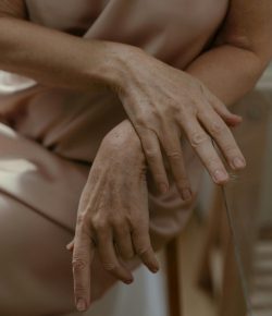 Peau fragile et élastique